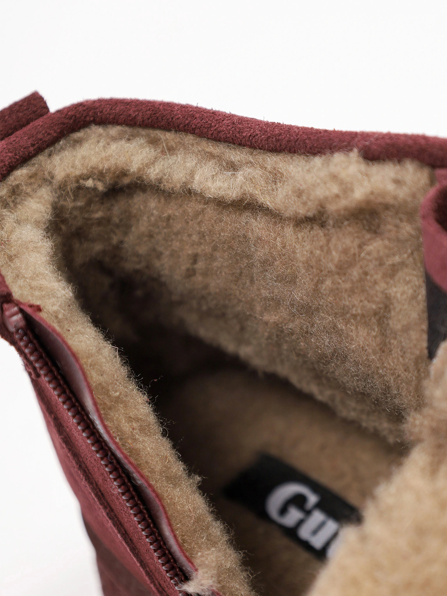 Ботинки бордового цвета из натуральной замшы на средней платформе